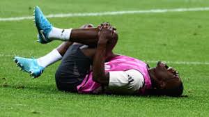 荣誉背后的 荣誉背后的